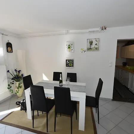 Vila Kosca - 2 For Rent 招待所